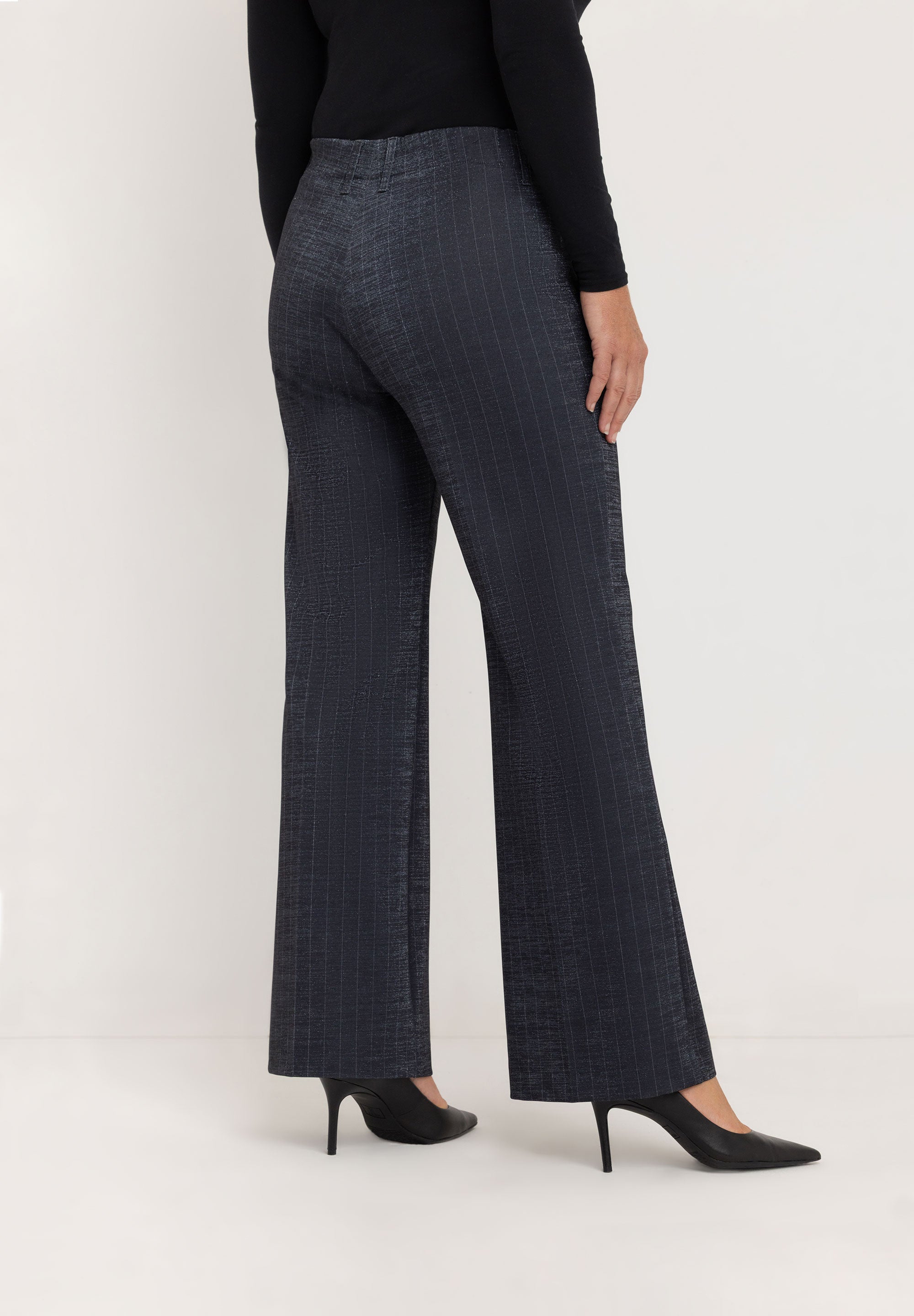 Jessie Wijde Flared Broek | Dark Grey Stripe