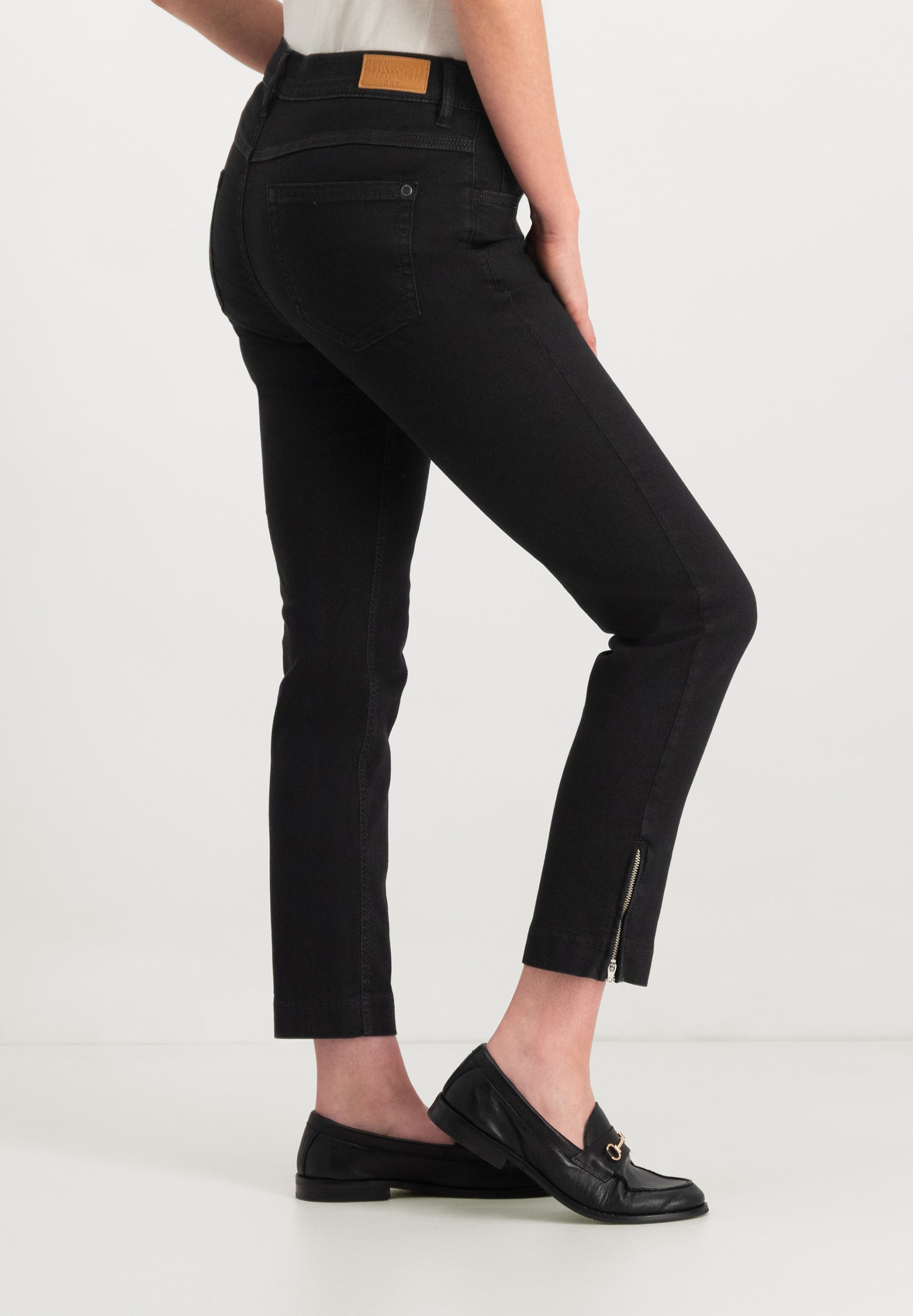 Twigie Shape-On Straight Jeans Short | Black Black Pants ZRS