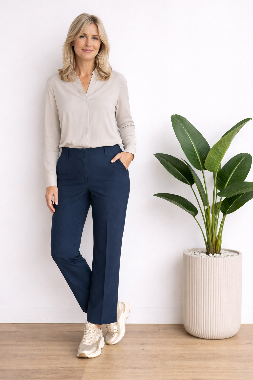 Jessie Crop Flared Jeans | Navy